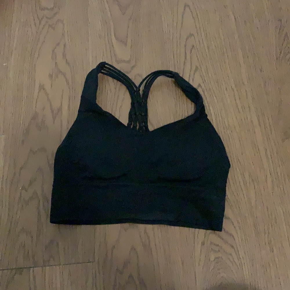 black sports bra